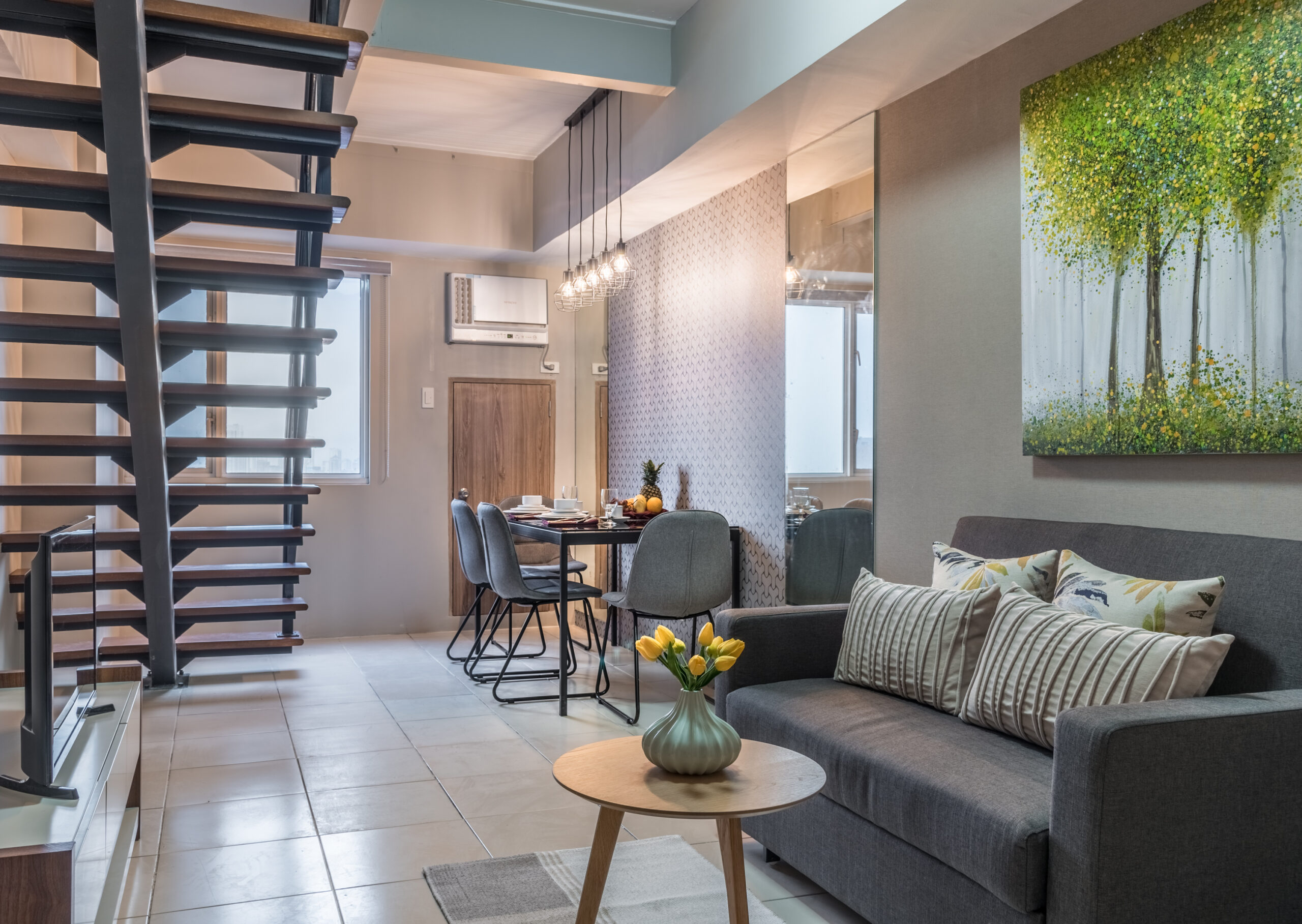 Queen Loft Suite